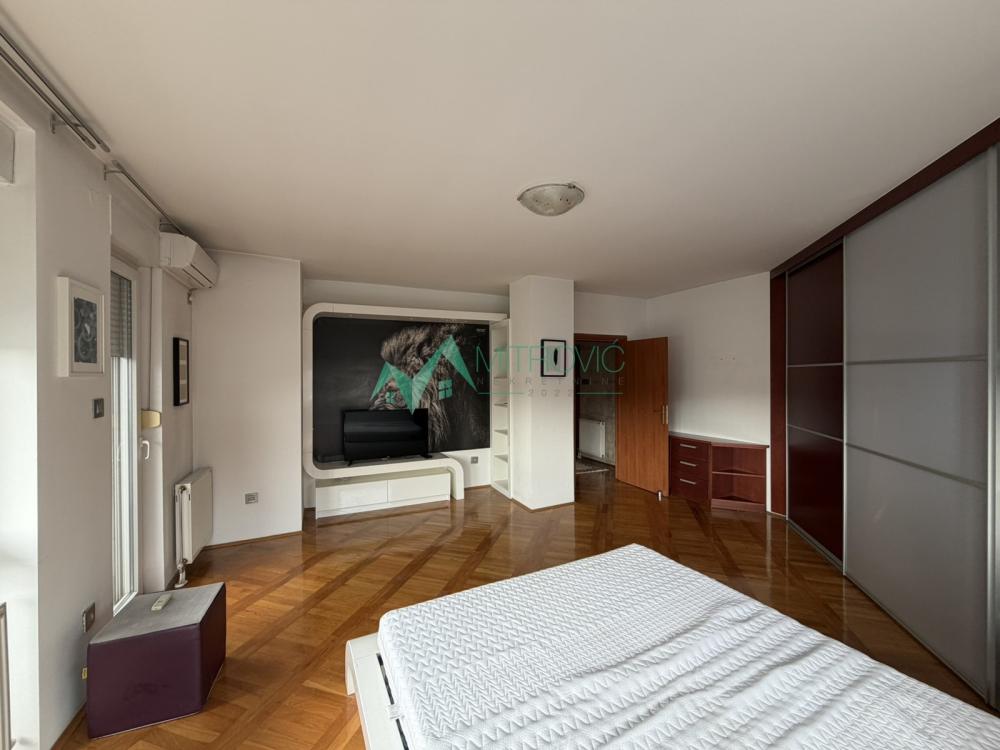 Slika 4 - Četvoroiposoban stan na prodaju, 161m2, 464.500€