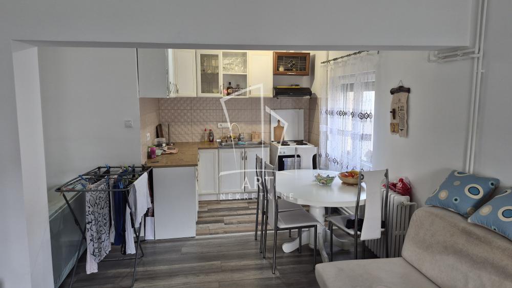 Slika 3 - Bude Davidovića,  Kuća na prodaju, 174m2, 105.000€