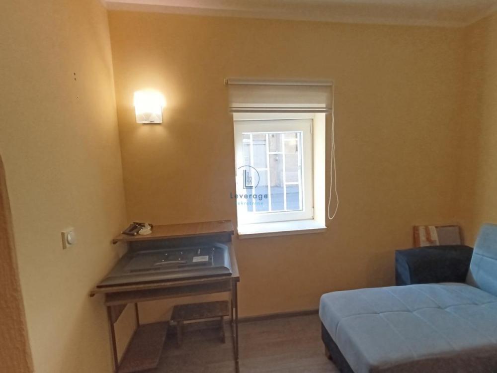 Slika 1 - Zahumska, Trosoban stan za izdavanje, 54m2, 500€