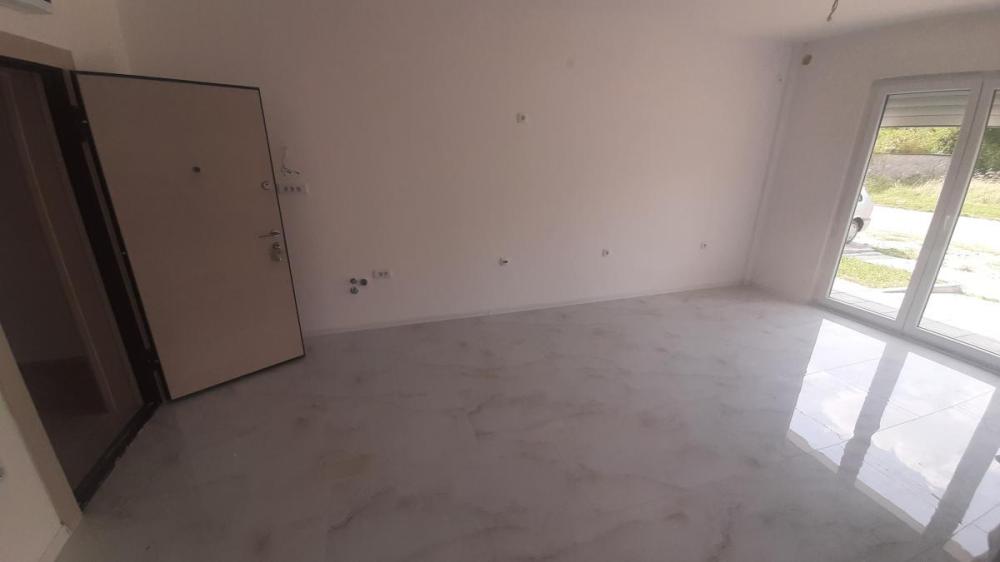 Slika 2 -  Lokal za izdavanje, 35m2, 300€