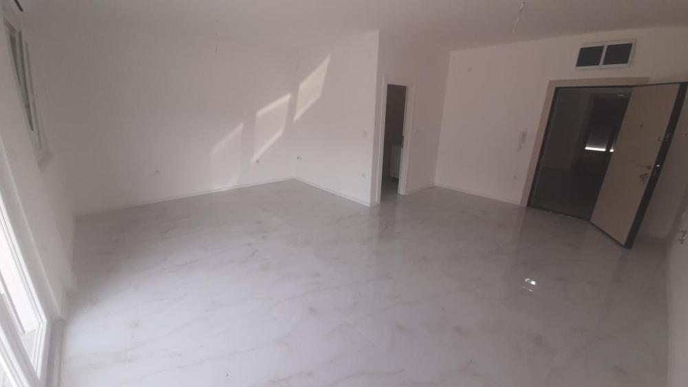 Slika 3 -  Lokal za izdavanje, 35m2, 300€