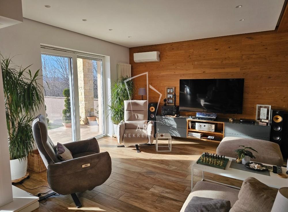 Slika 1 - Vase Čarapića,  Kuća na prodaju, 426m2, 850.000€