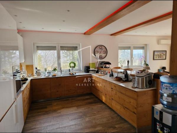 Slika 3 - Vase Čarapića,  Kuća na prodaju, 426m2, 850.000€