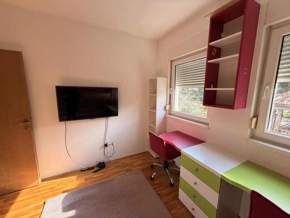 Slika 7 - Ugrinovački put 14. deo, Trosoban stan za izdavanje, 50m2, 600€