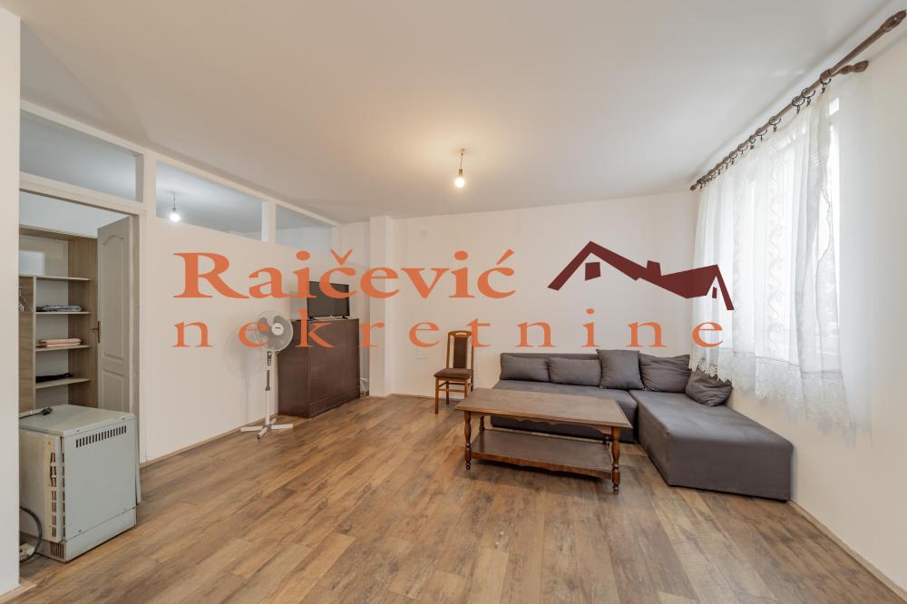 Slika 1 - Cara Dusana, Jednoiposoban stan za izdavanje, 41m2, 350€