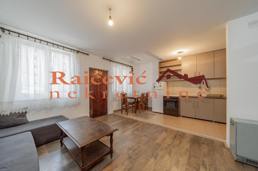 Slika 3 - Cara Dusana, Jednoiposoban stan za izdavanje, 41m2, 350€