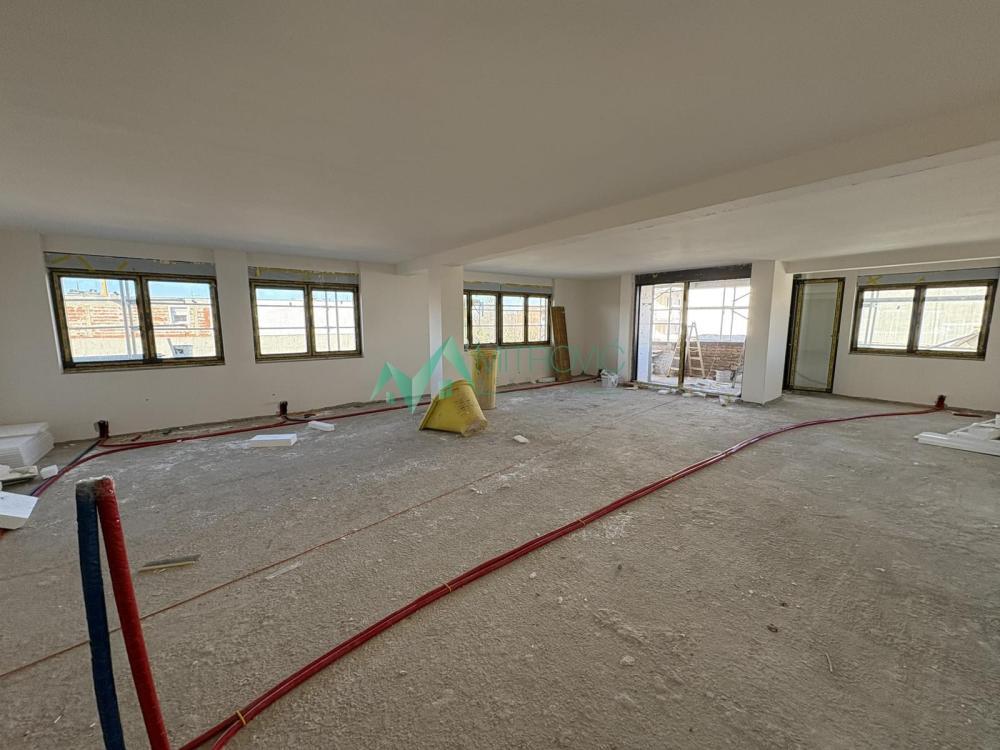 Glavna slika -Četvorosoban stan na prodaju, 108m2, 342.390€