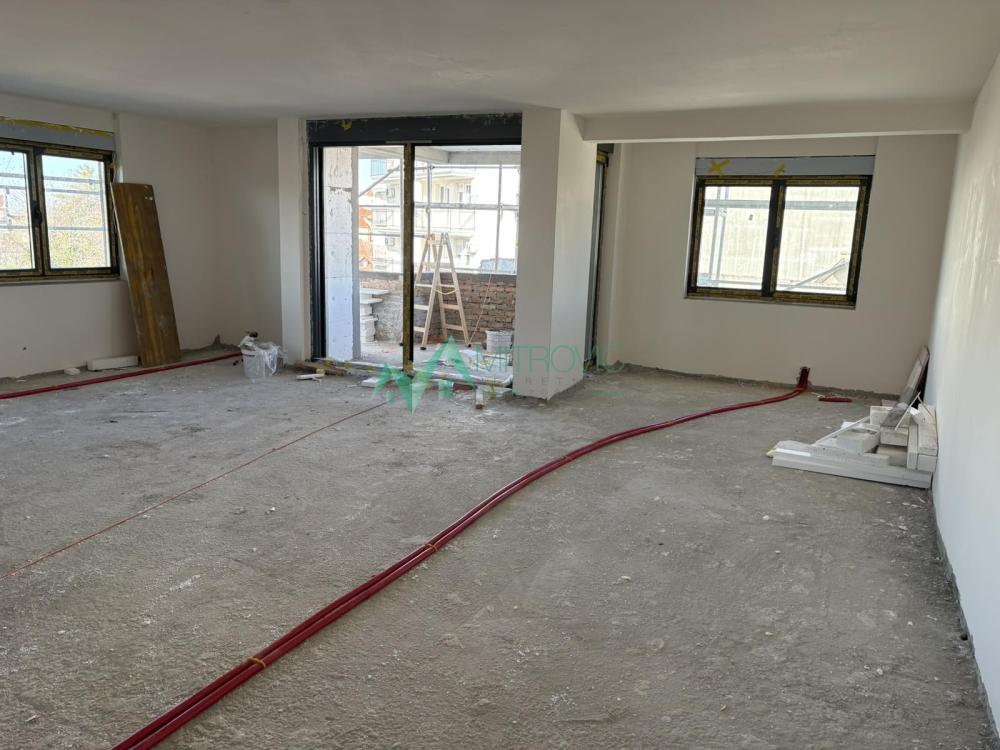 Slika 2 - Četvorosoban stan na prodaju, 108m2, 342.390€