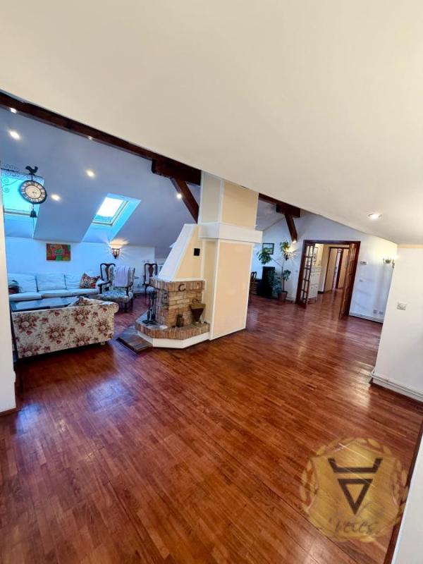 Slika 5 - Petosoban stan za izdavanje, 200m2, 2.100€