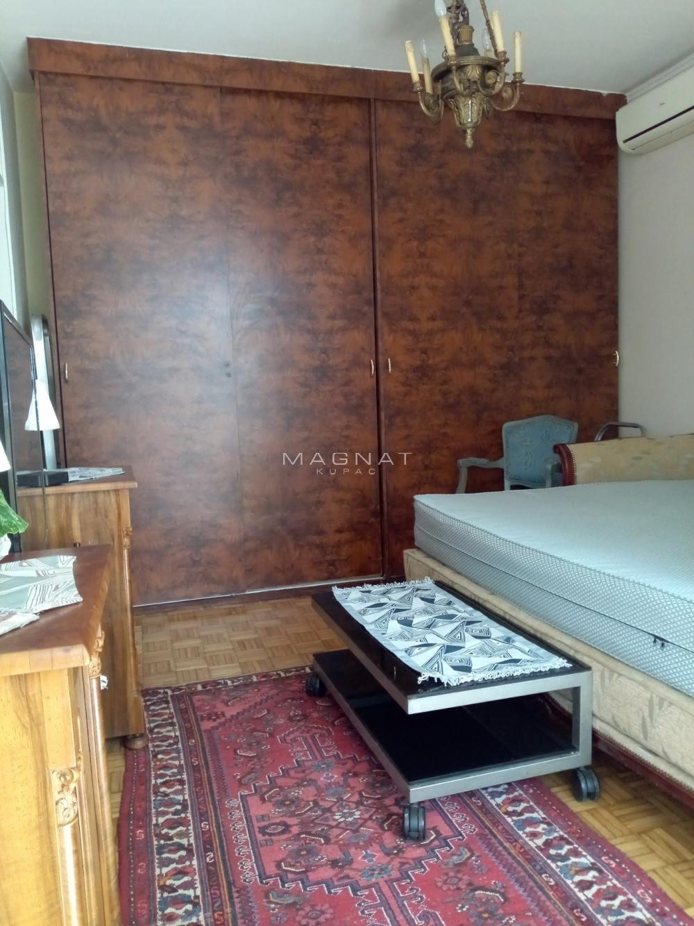 Slika 10 - Paunova 2. Deo, Trosoban stan za izdavanje, 74m2, 500€