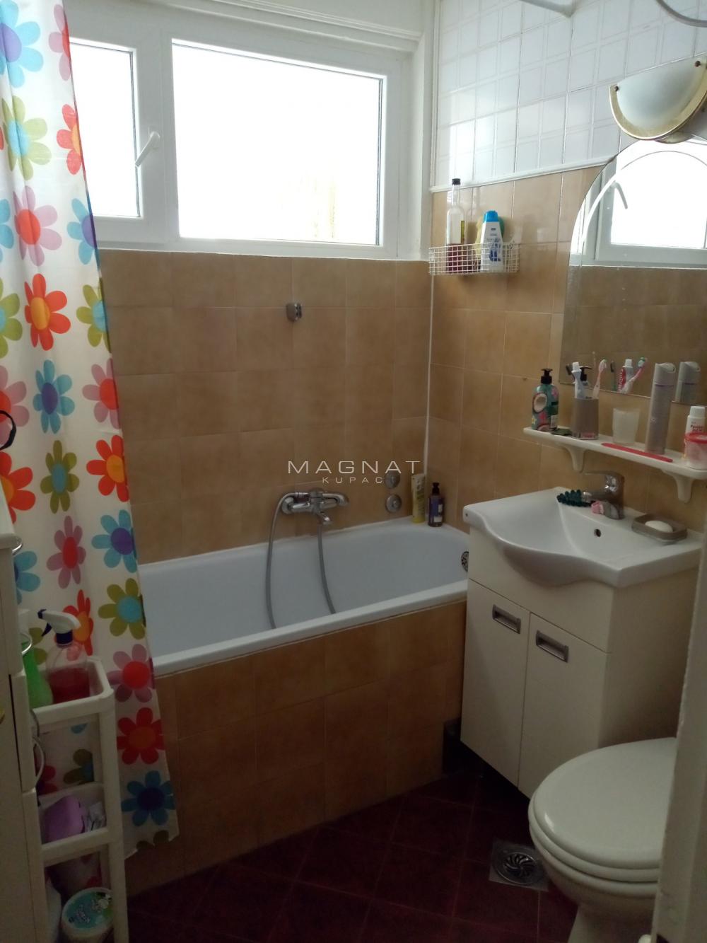 Slika 6 - Paunova 2. Deo, Trosoban stan za izdavanje, 74m2, 500€