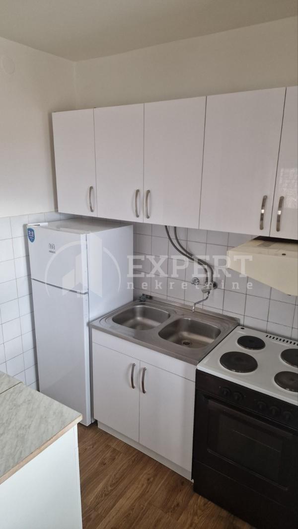 Slika 2 - Bulevar Nemanjića, Dvoiposoban stan za izdavanje, 74m2, 400€