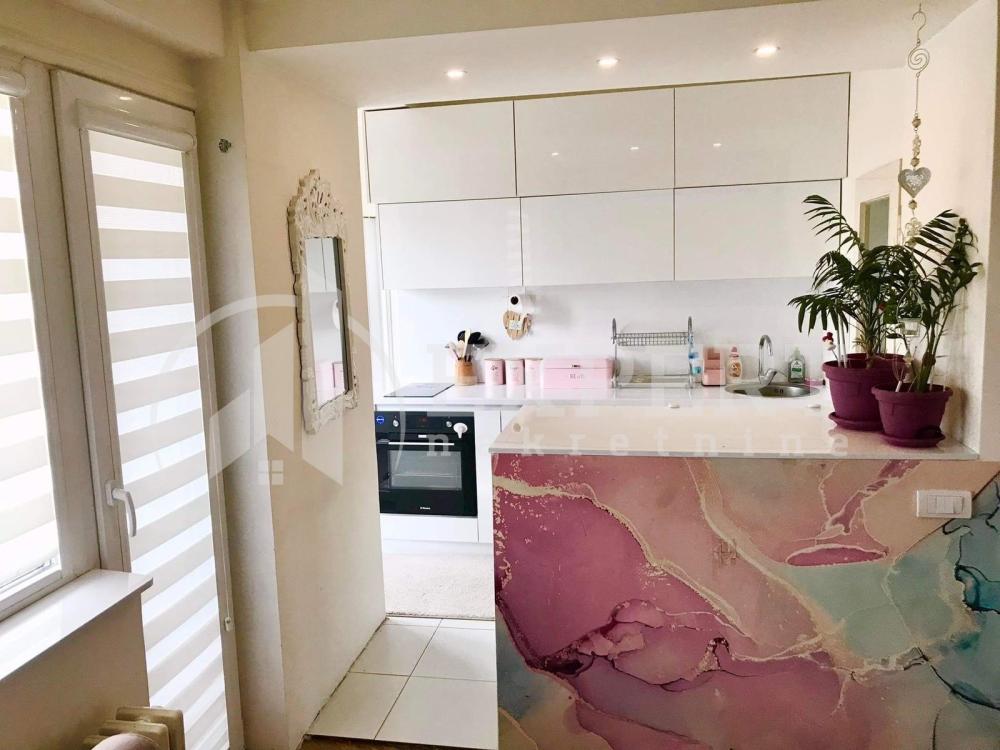 Slika 8 - Trg Pavla Stojkovića, Četvorosoban stan za izdavanje, 110m2, 750€