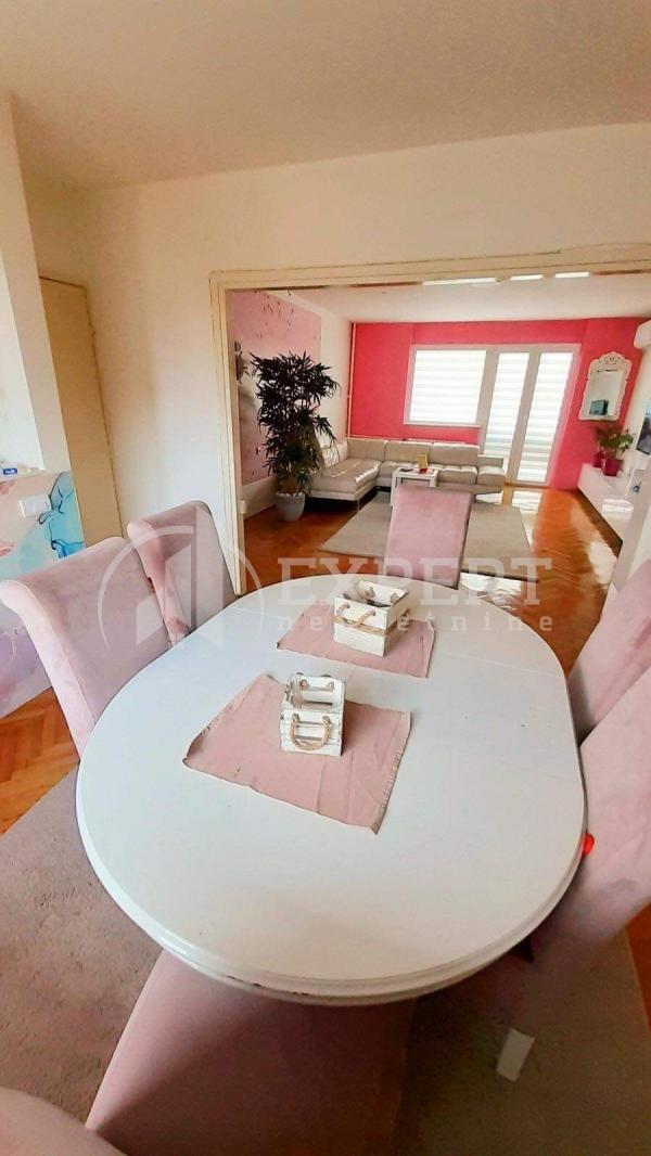 Slika 2 - Trg Pavla Stojkovića, Četvorosoban stan za izdavanje, 110m2, 750€