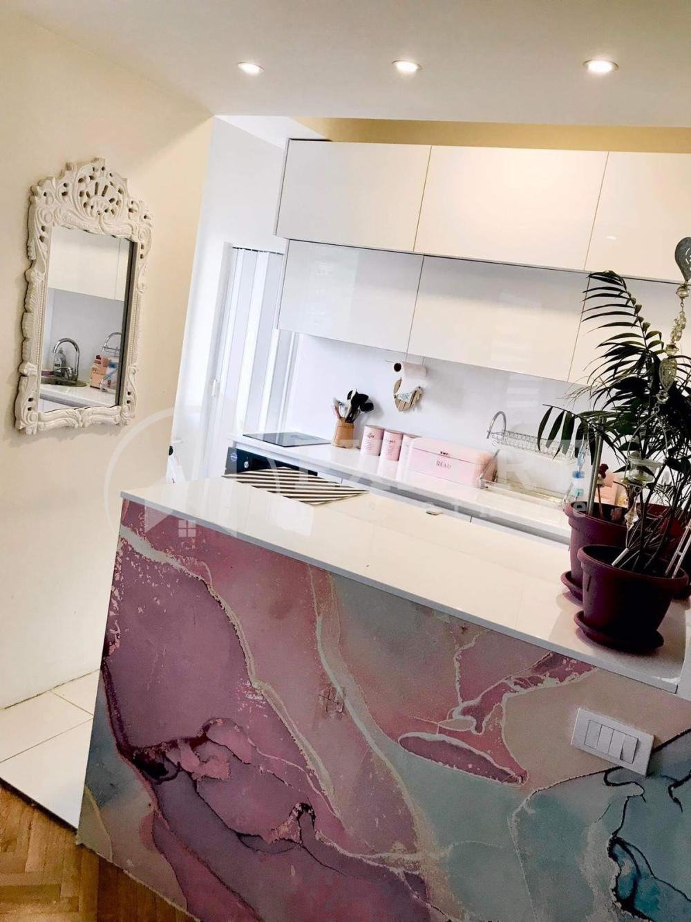 Slika 10 - Trg Pavla Stojkovića, Četvorosoban stan za izdavanje, 110m2, 750€