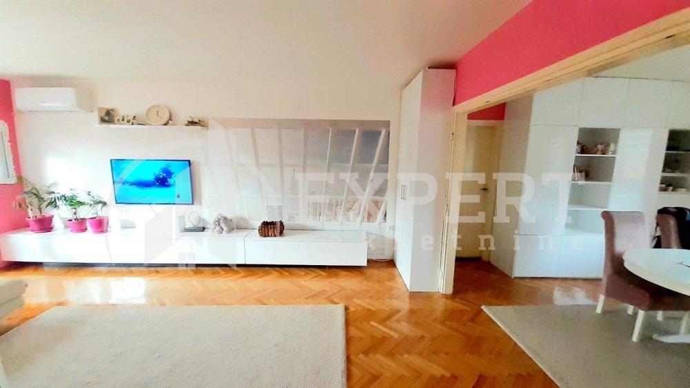 Slika 7 - Trg Pavla Stojkovića, Četvorosoban stan za izdavanje, 110m2, 750€