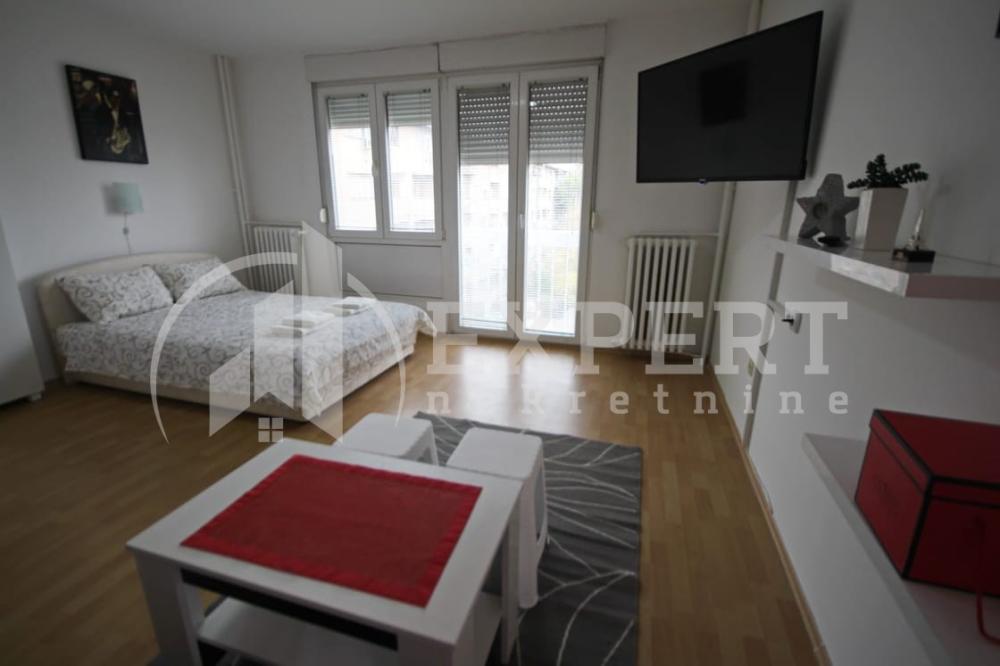 Slika 1 - Vožda Karađorđa, Dvosoban stan za izdavanje, 51m2, 350€