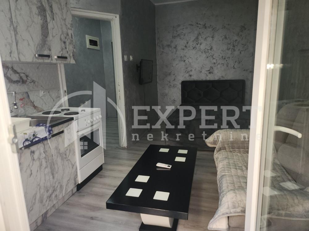 Slika 3 - Obrenovićeva, Jednosoban stan za izdavanje, 30m2, 270€
