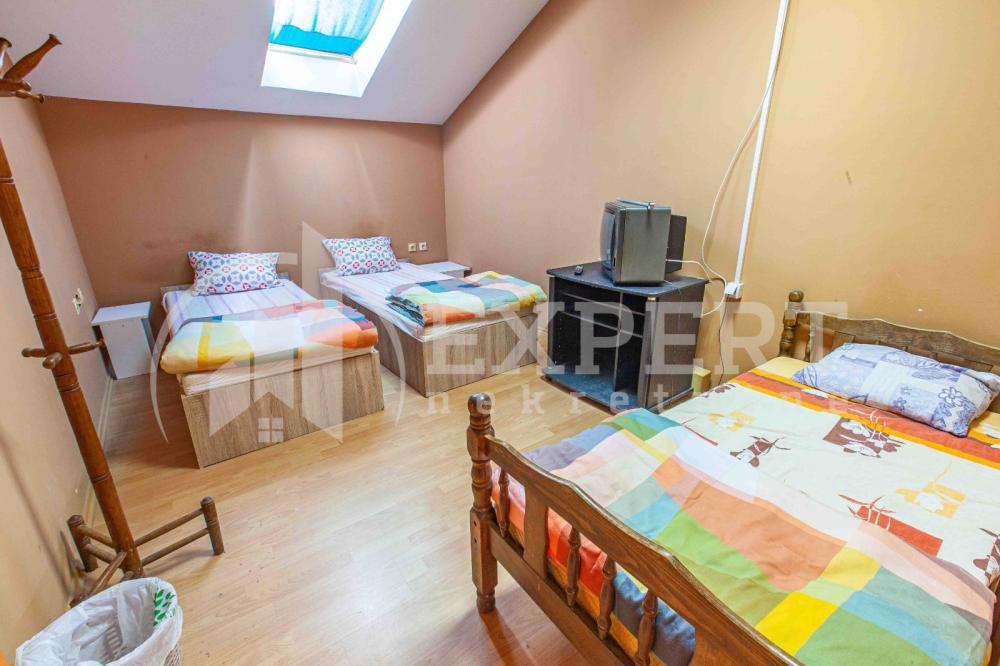 Slika 11 - Ratka Pavlovića,  Kuća na prodaju, 660m2, 257.750€