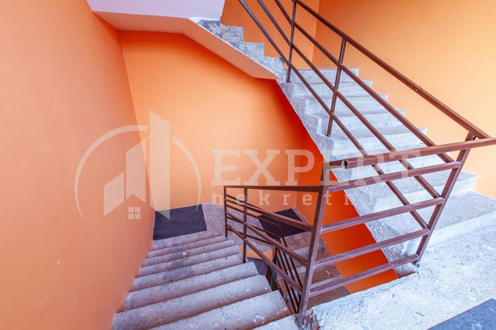 Slika 4 - Ratka Pavlovića,  Kuća na prodaju, 660m2, 257.750€