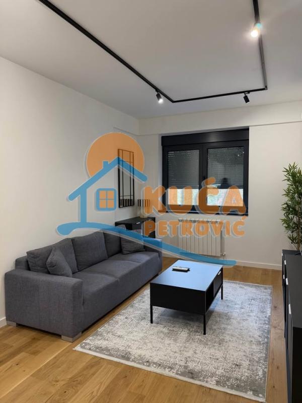 Slika 1 - Stevana Sremca, Jednoiposoban stan za izdavanje, 41m2, 400€