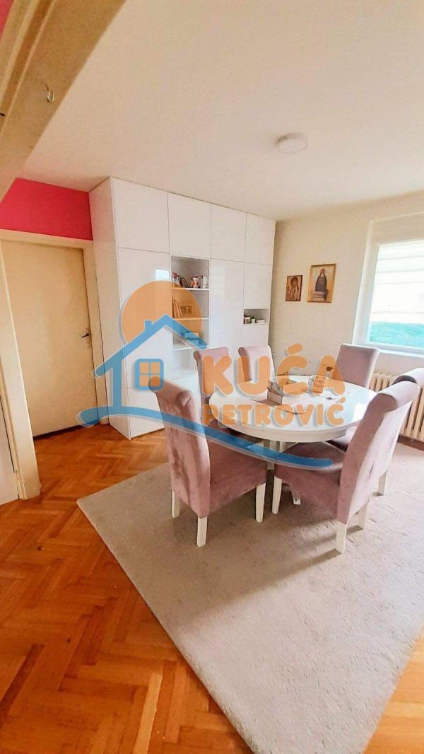 Slika 5 - Trg Pavla Stojkovića, Četvorosoban stan za izdavanje, 110m2, 750€