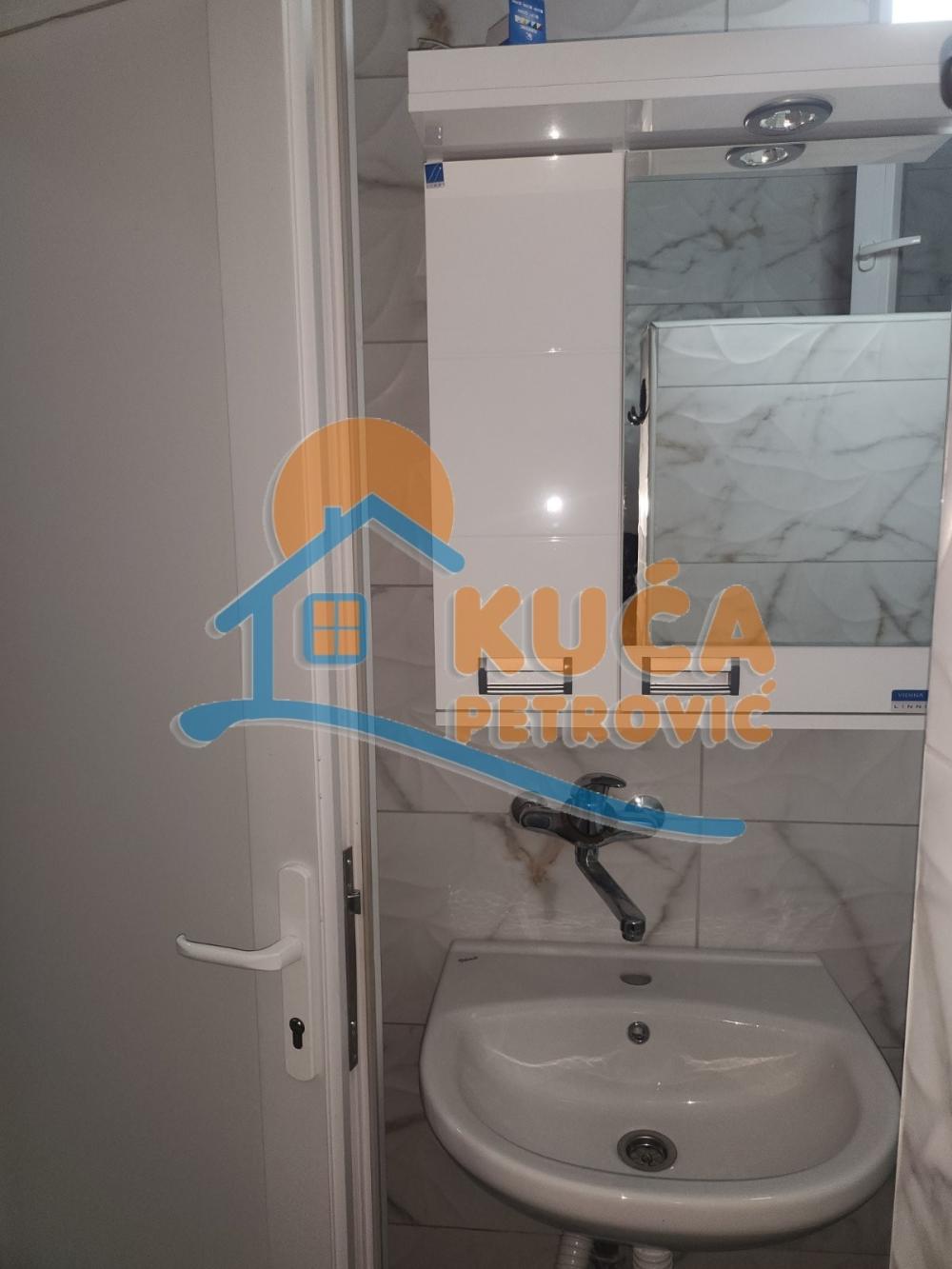 Slika 7 - Obrenovićeva, Jednosoban stan za izdavanje, 30m2, 270€