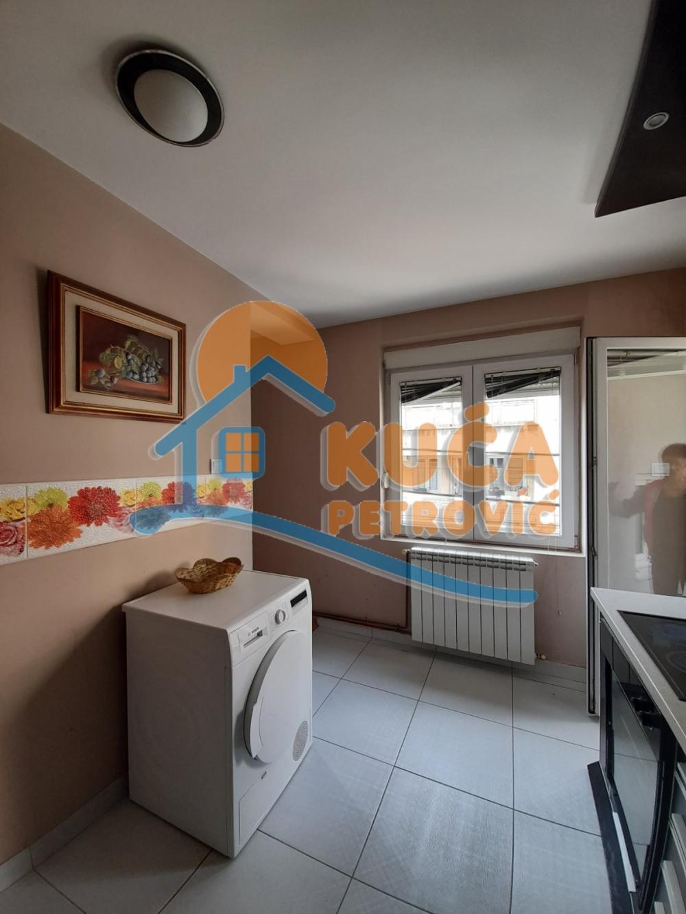 Slika 9 - Stojana Novakovića, Troiposoban stan za izdavanje, 95m2, 450€