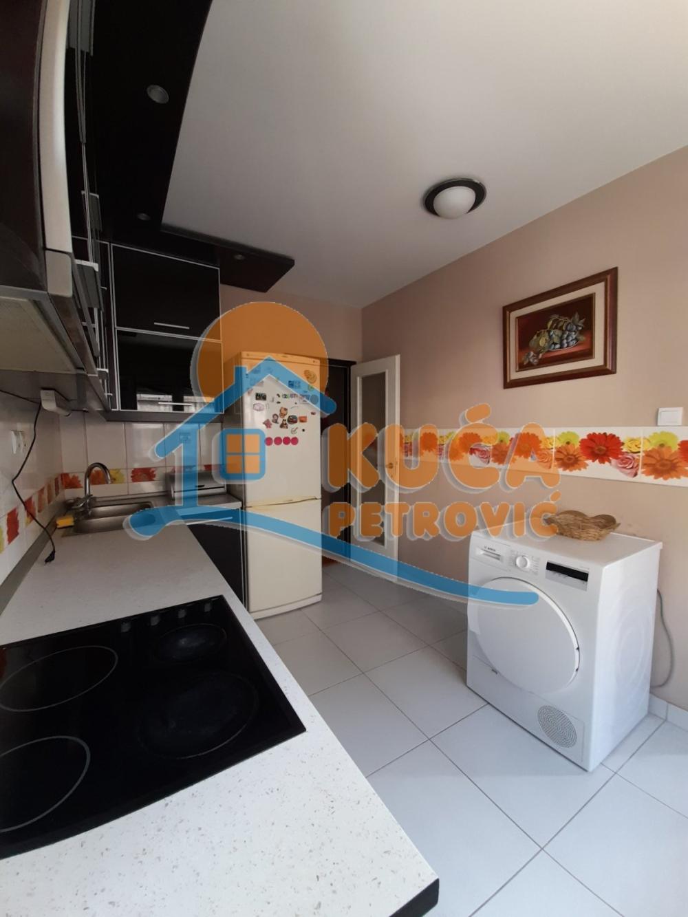 Slika 8 - Stojana Novakovića, Troiposoban stan za izdavanje, 95m2, 450€