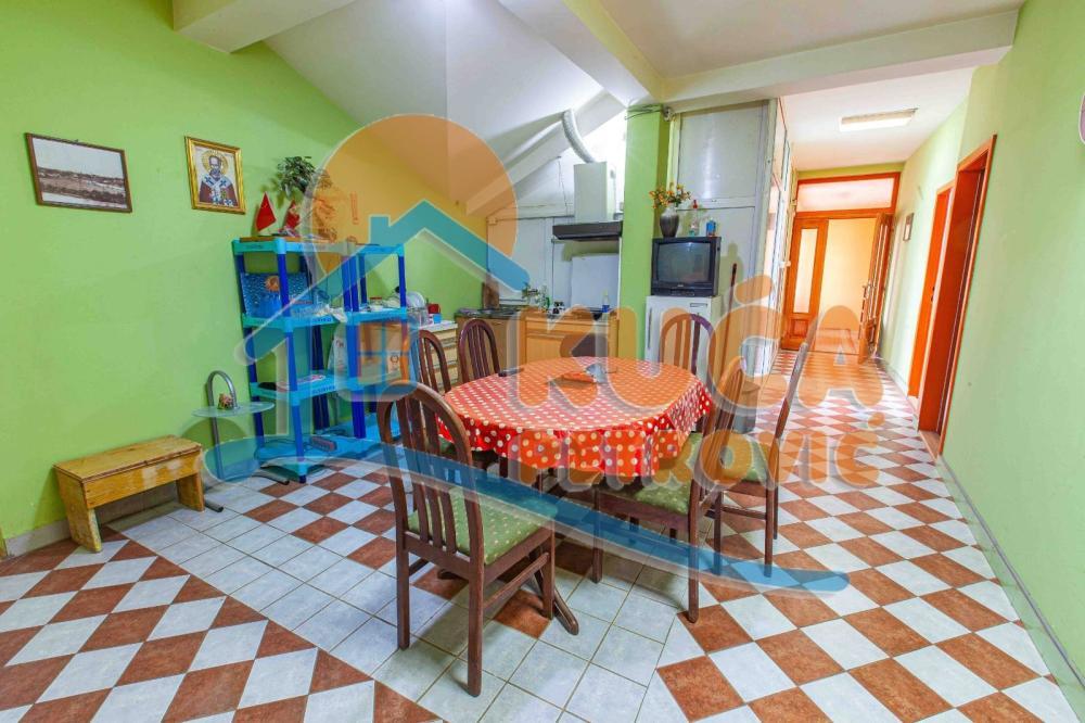 Glavna slika -Ratka Pavlovića,  Kuća na prodaju, 660m2, 257.750€