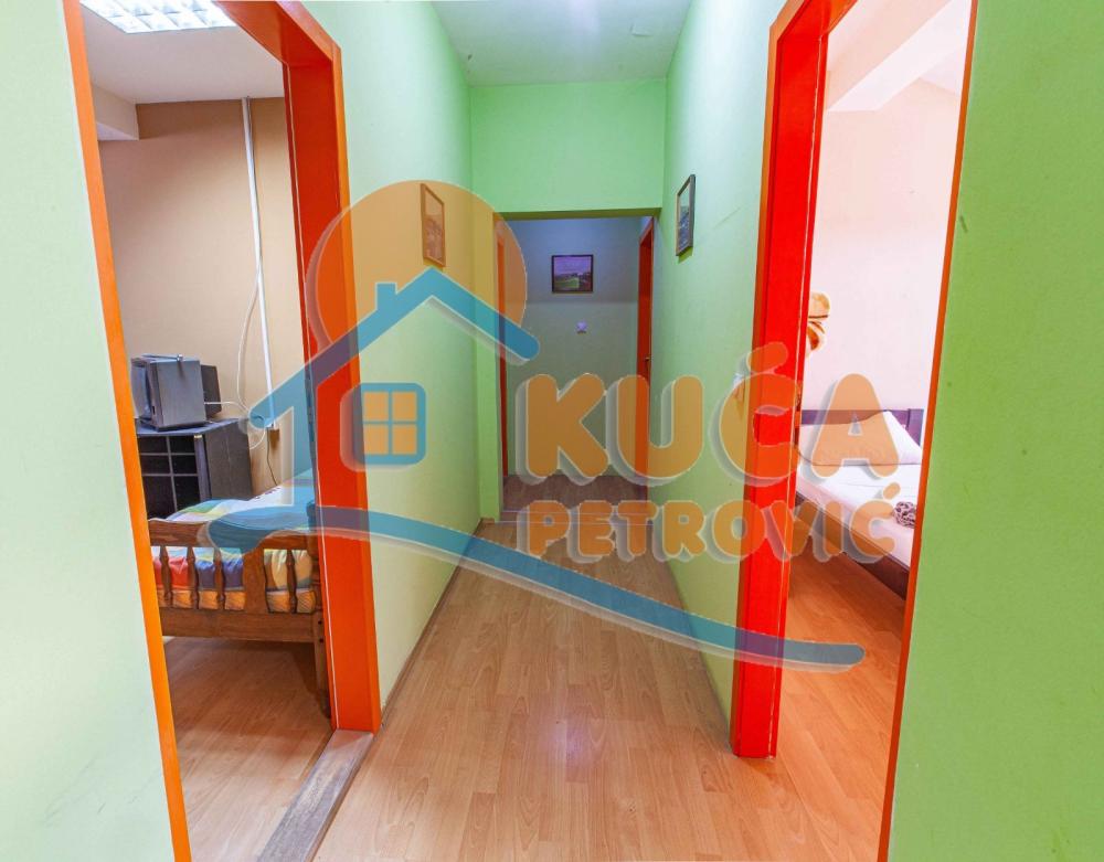 Slika 7 - Ratka Pavlovića,  Kuća na prodaju, 660m2, 257.750€