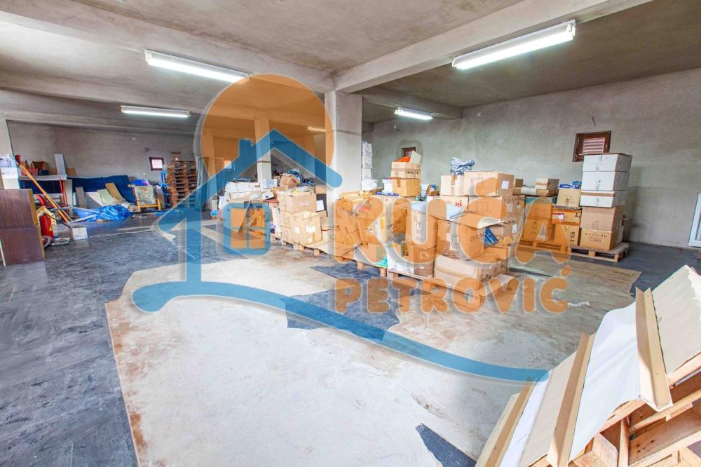 Slika 8 - Ratka Pavlovića,  Kuća na prodaju, 660m2, 257.750€