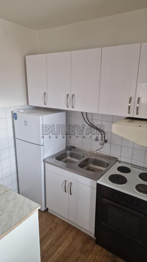 Slika 2 - Bulevar Nemanjića, Dvoiposoban stan za izdavanje, 74m2, 400€