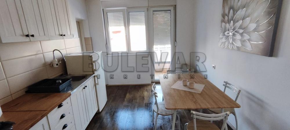 Slika 1 - Jovana Ristića, Dvoiposoban stan za izdavanje, 64m2, 350€