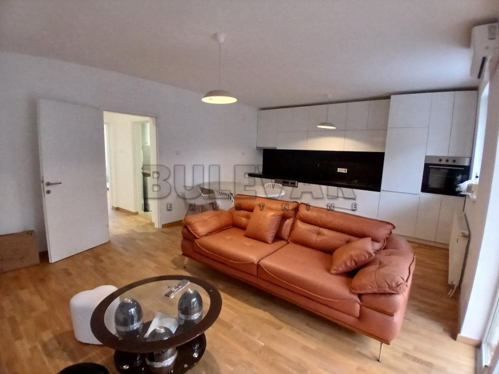 Slika 1 - Stojana Andrića, Dvoiposoban stan za izdavanje, 83m2, 450€