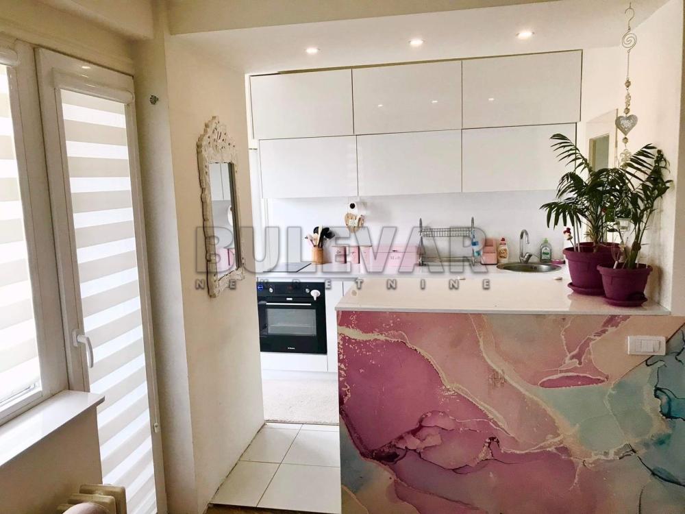 Slika 8 - Trg Pavla Stojkovića, Četvorosoban stan za izdavanje, 110m2, 750€