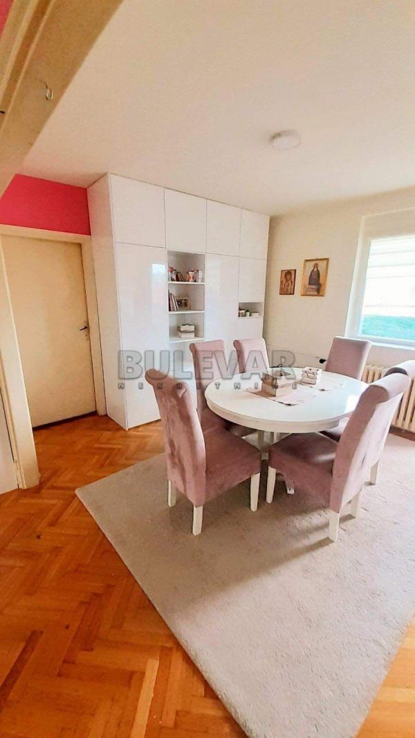 Slika 5 - Trg Pavla Stojkovića, Četvorosoban stan za izdavanje, 110m2, 750€