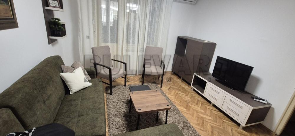 Slika 2 - Obrenovićeva, Dvosoban stan za izdavanje, 52m2, 400€