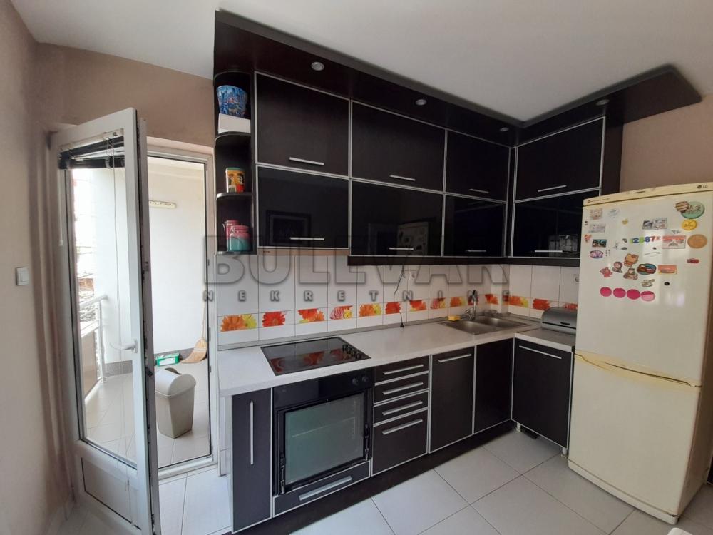 Slika 6 - Stojana Novakovića, Troiposoban stan za izdavanje, 95m2, 450€