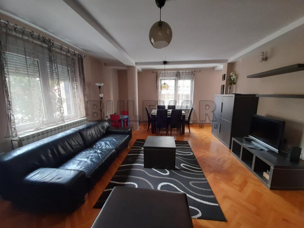 Slika 1 - Stojana Novakovića, Troiposoban stan za izdavanje, 95m2, 450€