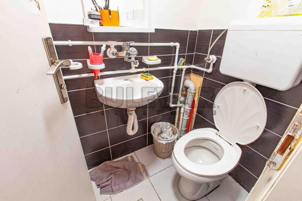 Slika 10 - Ratka Pavlovića,  Kuća na prodaju, 660m2, 257.750€