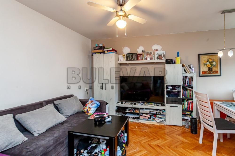 Slika 2 - Radnih brigada, Dvoiposoban stan na prodaju, 53m2, 101.200€