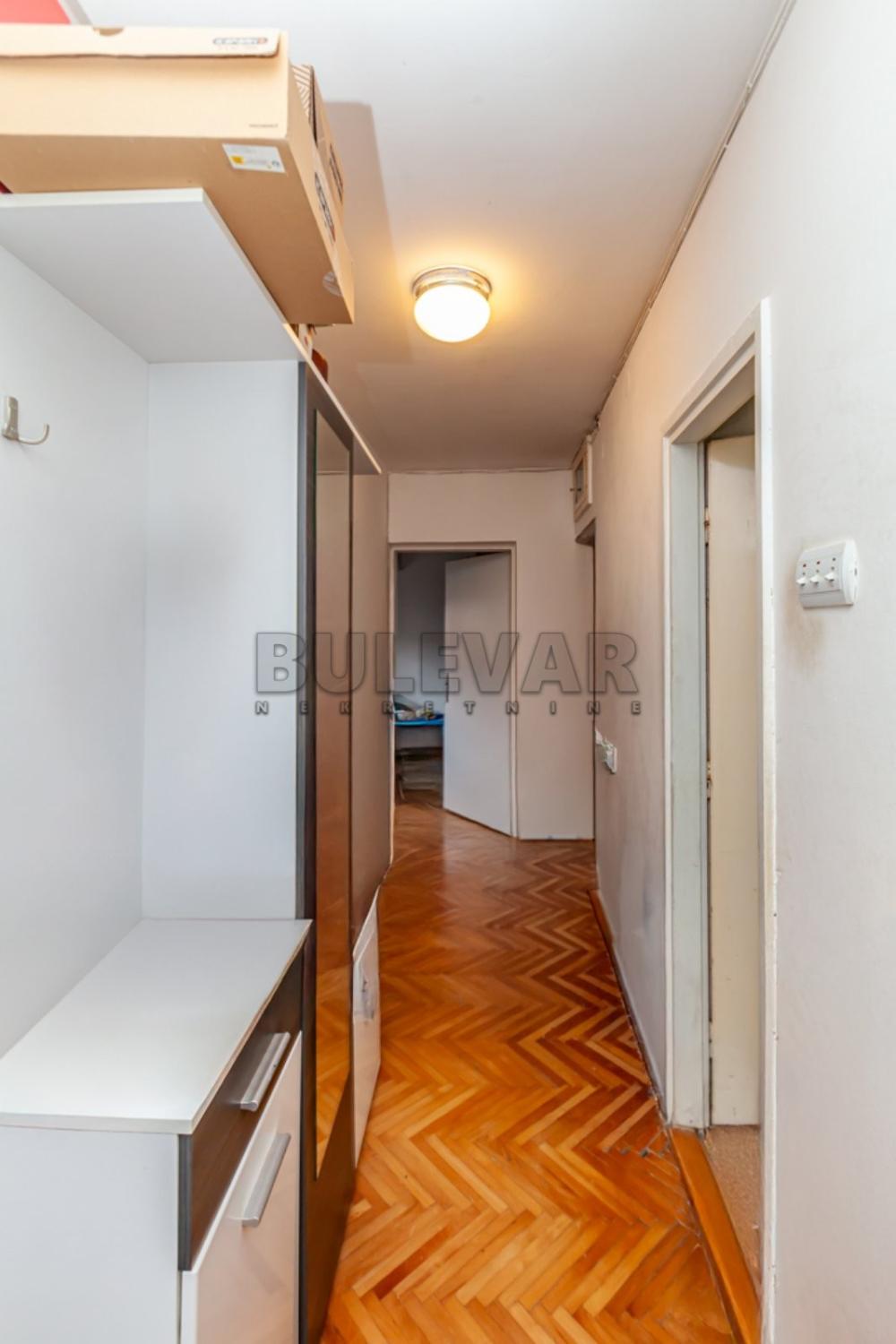 Slika 10 - Radnih brigada, Dvoiposoban stan na prodaju, 53m2, 101.200€