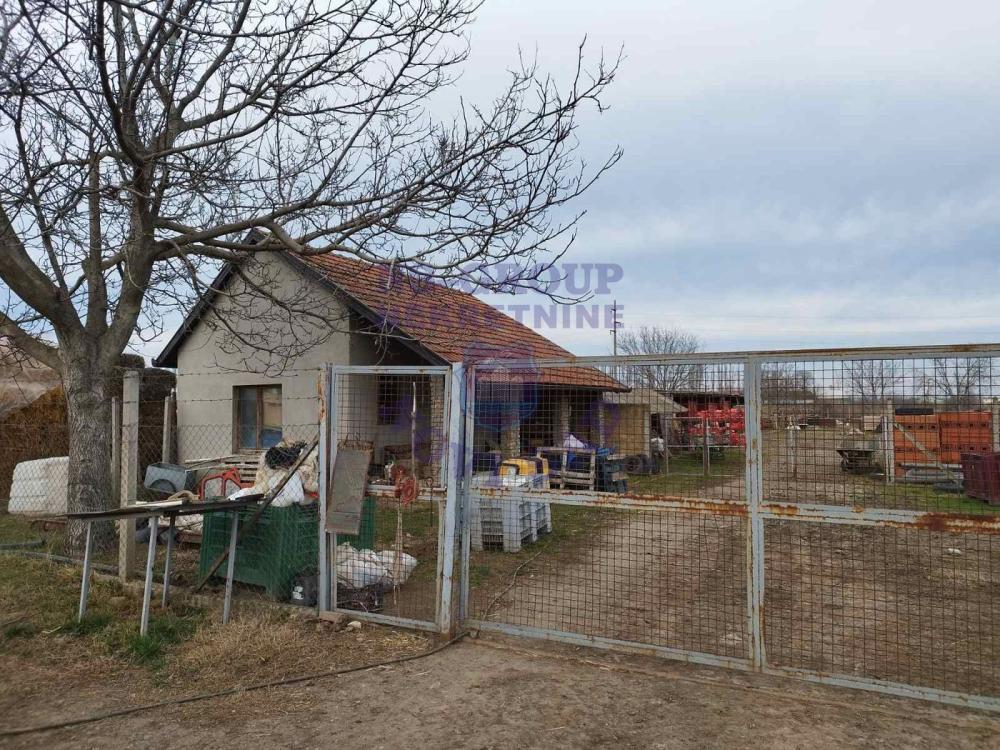 Slika 5 - Čurug, Kuća na prodaju, 208m2, 75.200€