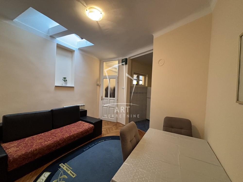 Slika 3 - Cara Lazara, Dvosoban stan za izdavanje, 20m2, 650€