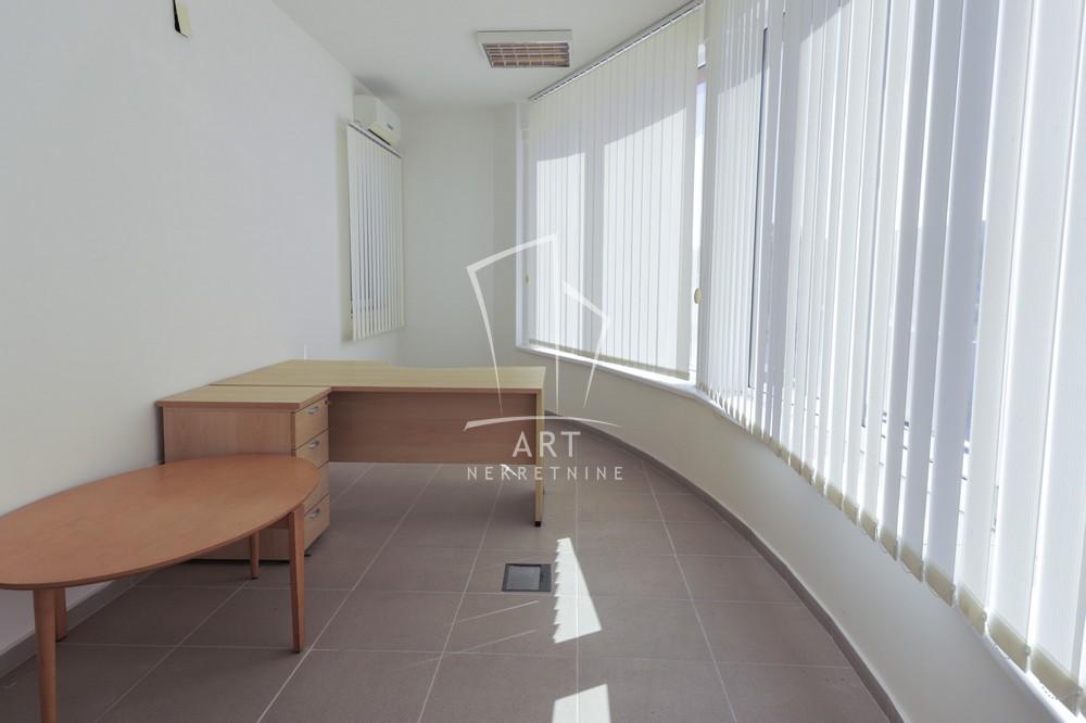 Slika 2 - Železnička,  Lokal za izdavanje, 1180m2, 1.950€