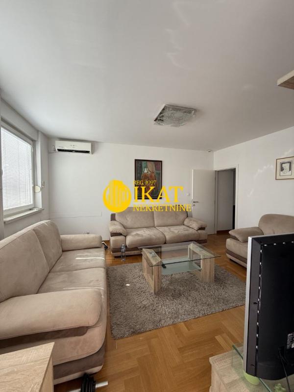 Slika 1 - Bulevar Arsenija Čarnojevića, Trosoban stan na prodaju, 85m2, 439.000€