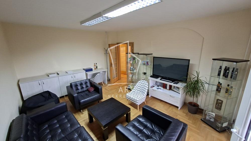 Slika 1 - Bulevar Arsenija Čarnojevića, Trosoban stan za izdavanje, 92m2, 1.000€