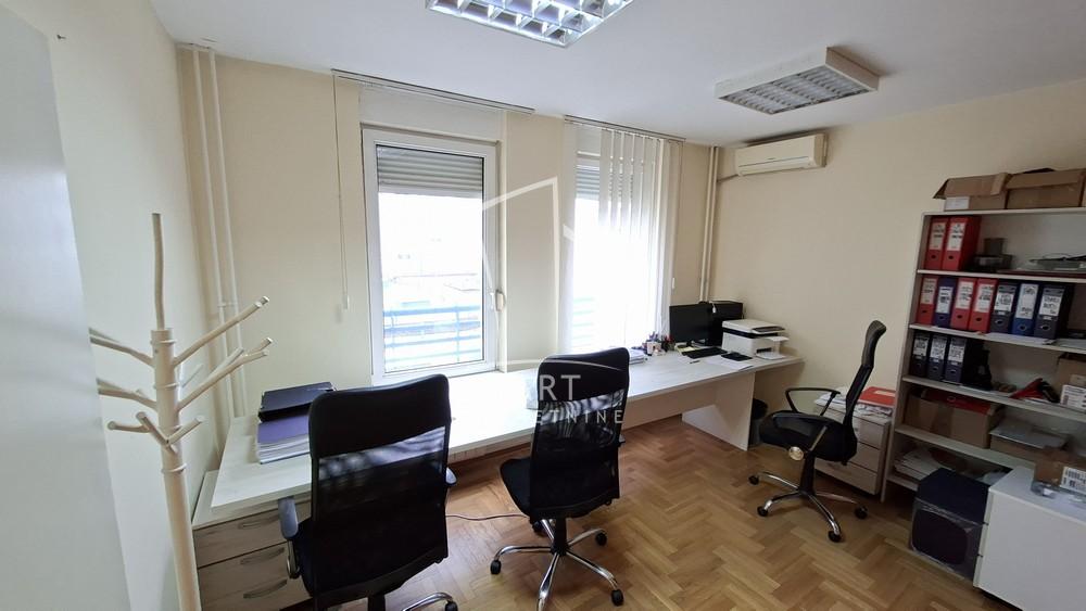 Slika 5 - Bulevar Arsenija Čarnojevića, Trosoban stan za izdavanje, 92m2, 1.000€