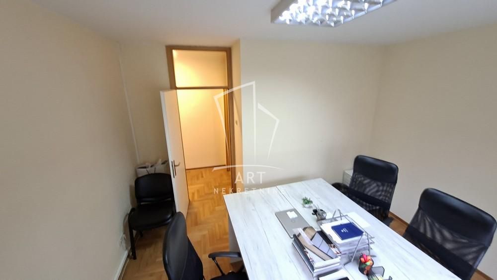 Slika 9 - Bulevar Arsenija Čarnojevića, Trosoban stan za izdavanje, 92m2, 1.000€